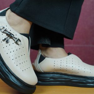 Dr. Shoe (Cream)